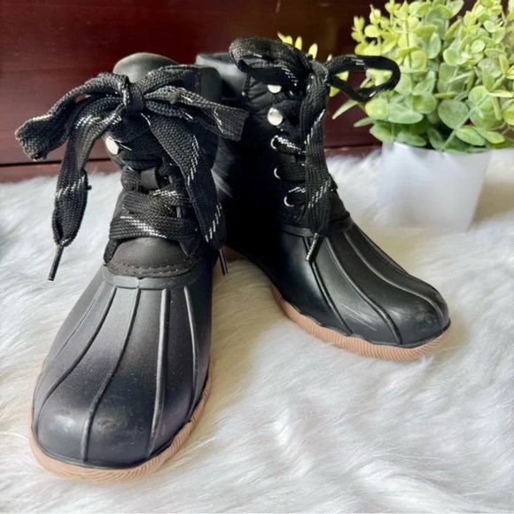 Justice Black Waterproof Duck Boots – Insulated Lace-Up Winter Rain Boots Sz 3/5 - Picture 1 of 10